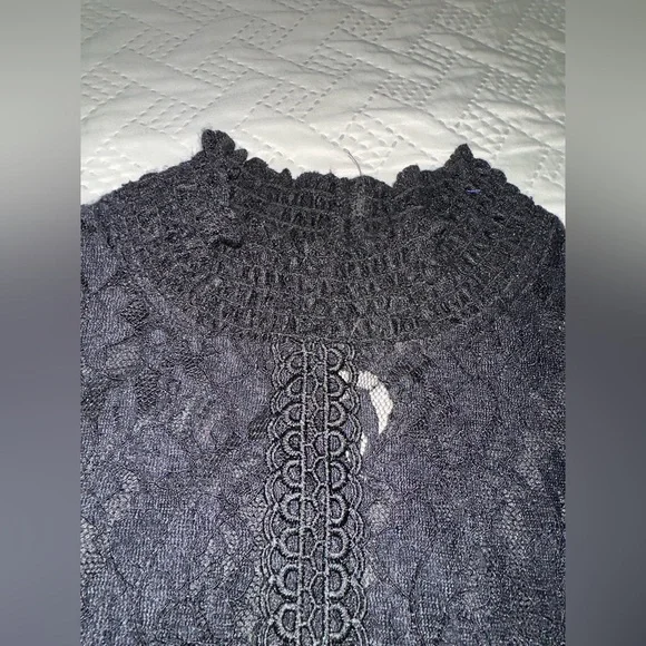 🔴Cable & Gauge Black Ruffled Lace Blouse Size XL - Picture 3 of 12